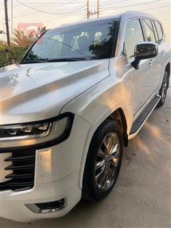 تۆیۆتا لاند کروزەر